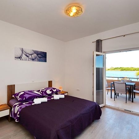 Apartments Clara Nin Luaran gambar