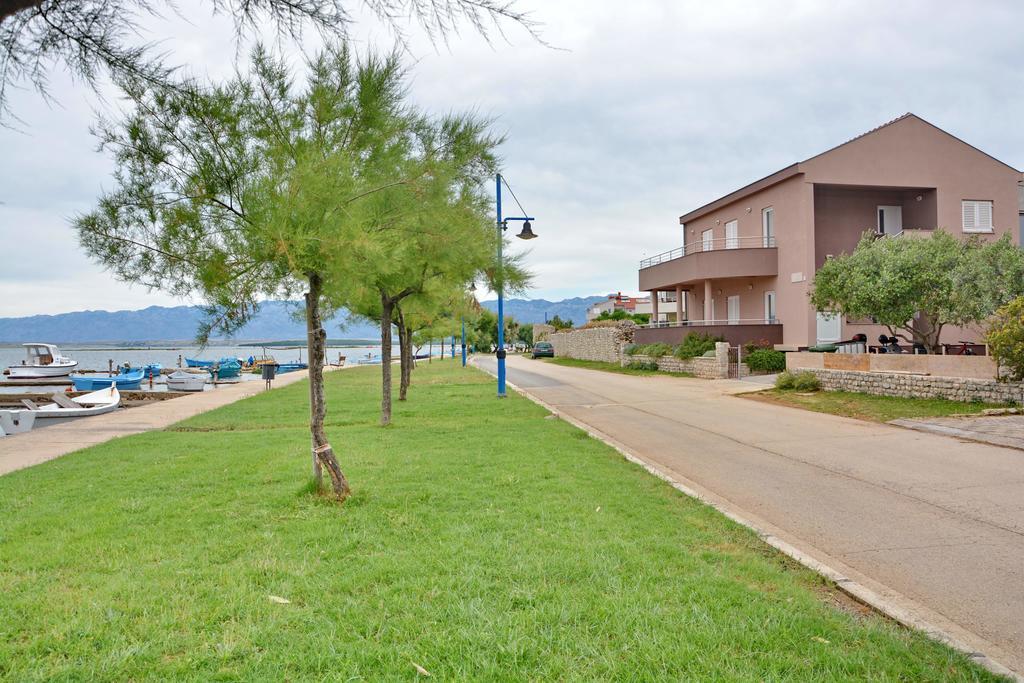 Apartments Clara Nin Luaran gambar
