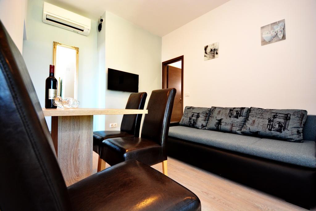 Apartments Clara Nin Luaran gambar