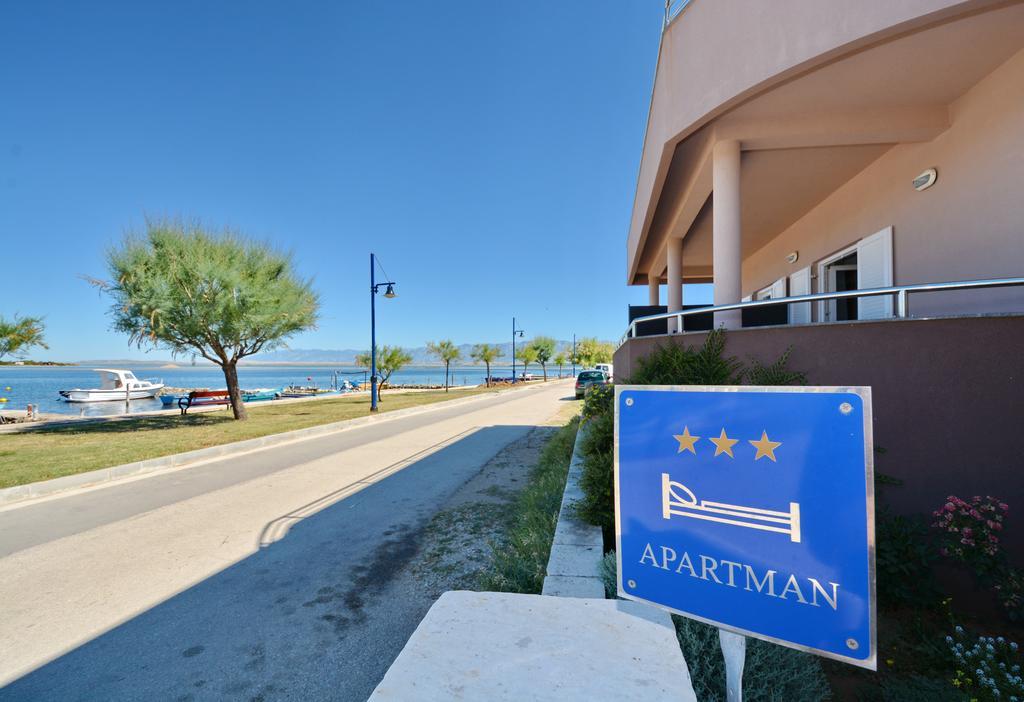 Apartments Clara Nin Luaran gambar